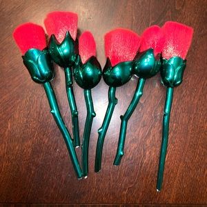 Rose Makeup brushes